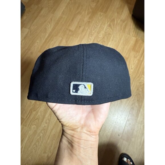 Era 59FIFTY Philadelphia Phillies City Connect Hat Cap Men  7 1/4 On-field - Picture 3 of 6